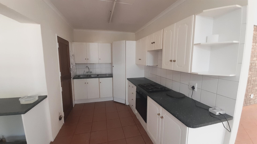 5 Bedroom Property for Sale in Ifafi North West